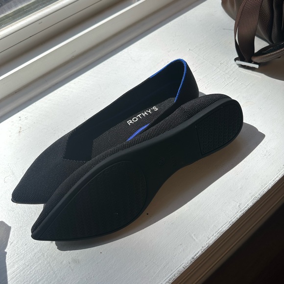 Rothy's Black Women’s Flats Gently Used - Picture 1 of 2